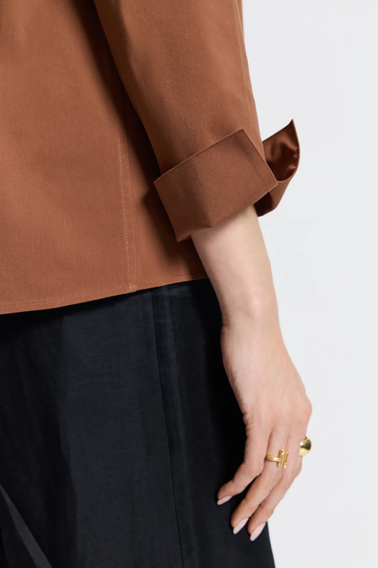 AGNES STRETCH LONG SLEEVE POPOVER SHIRT