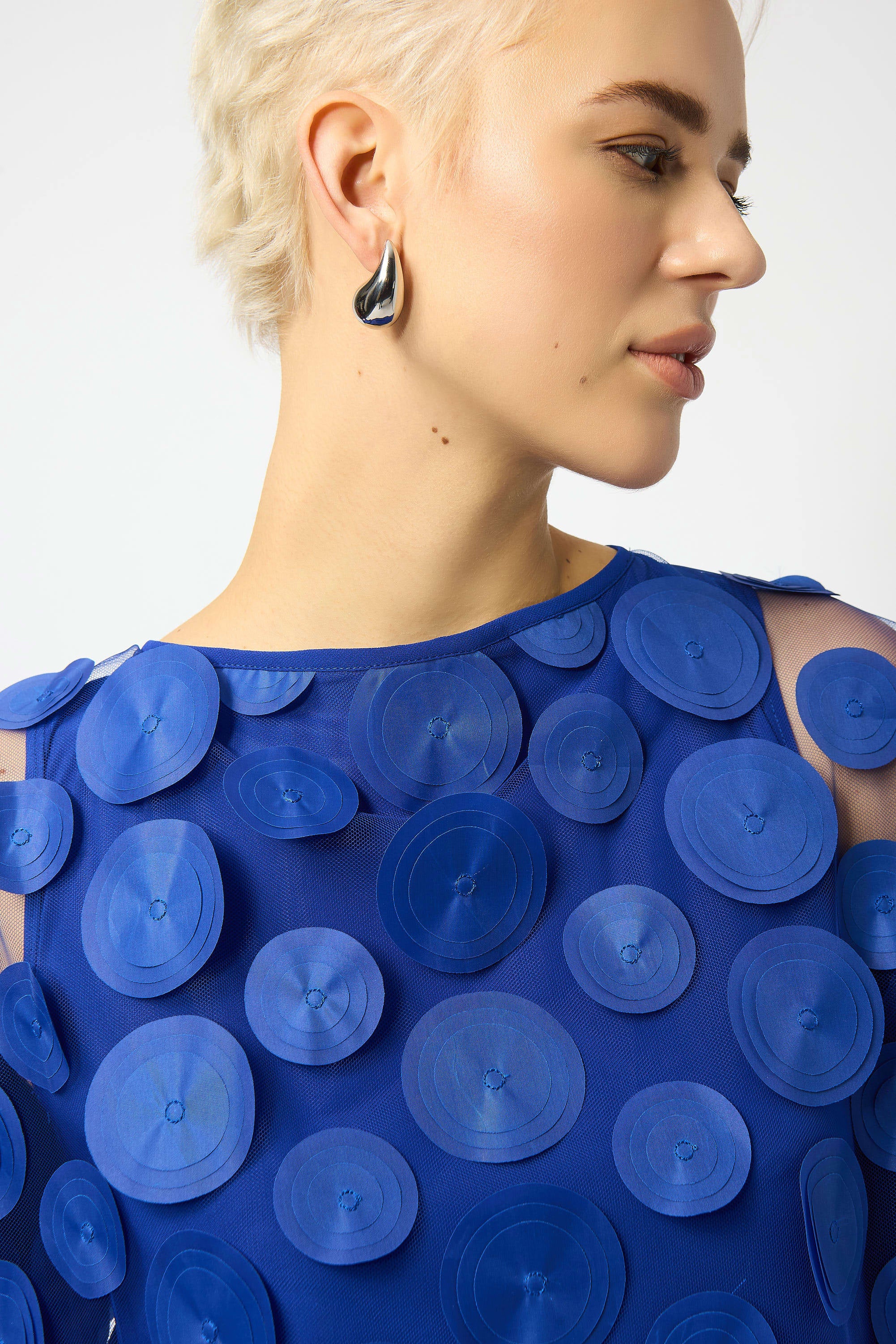 3D EMBROIDERED MESH TUNIC