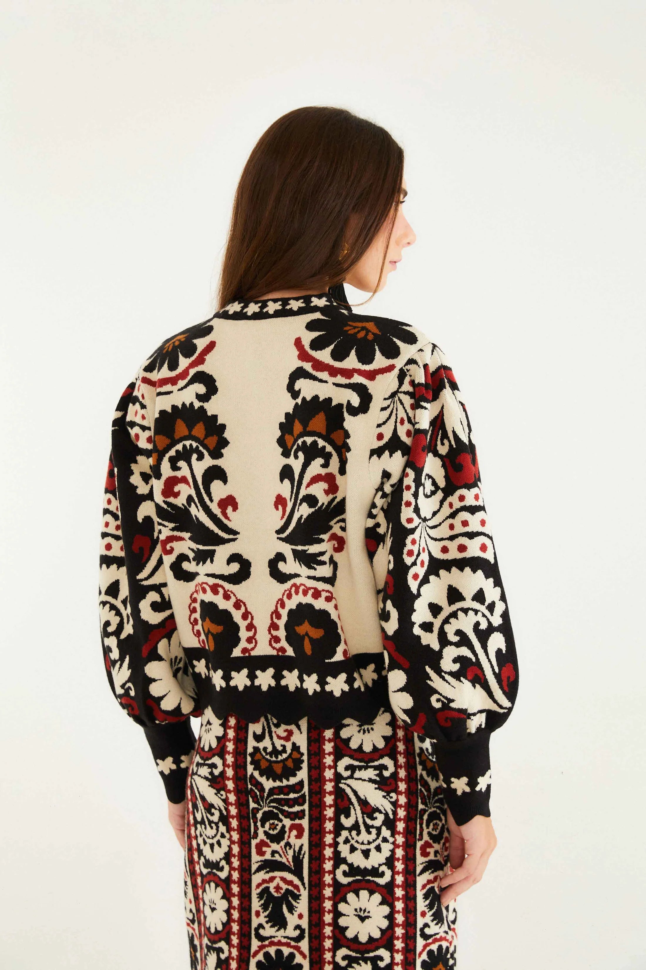 KNIT SWEATER