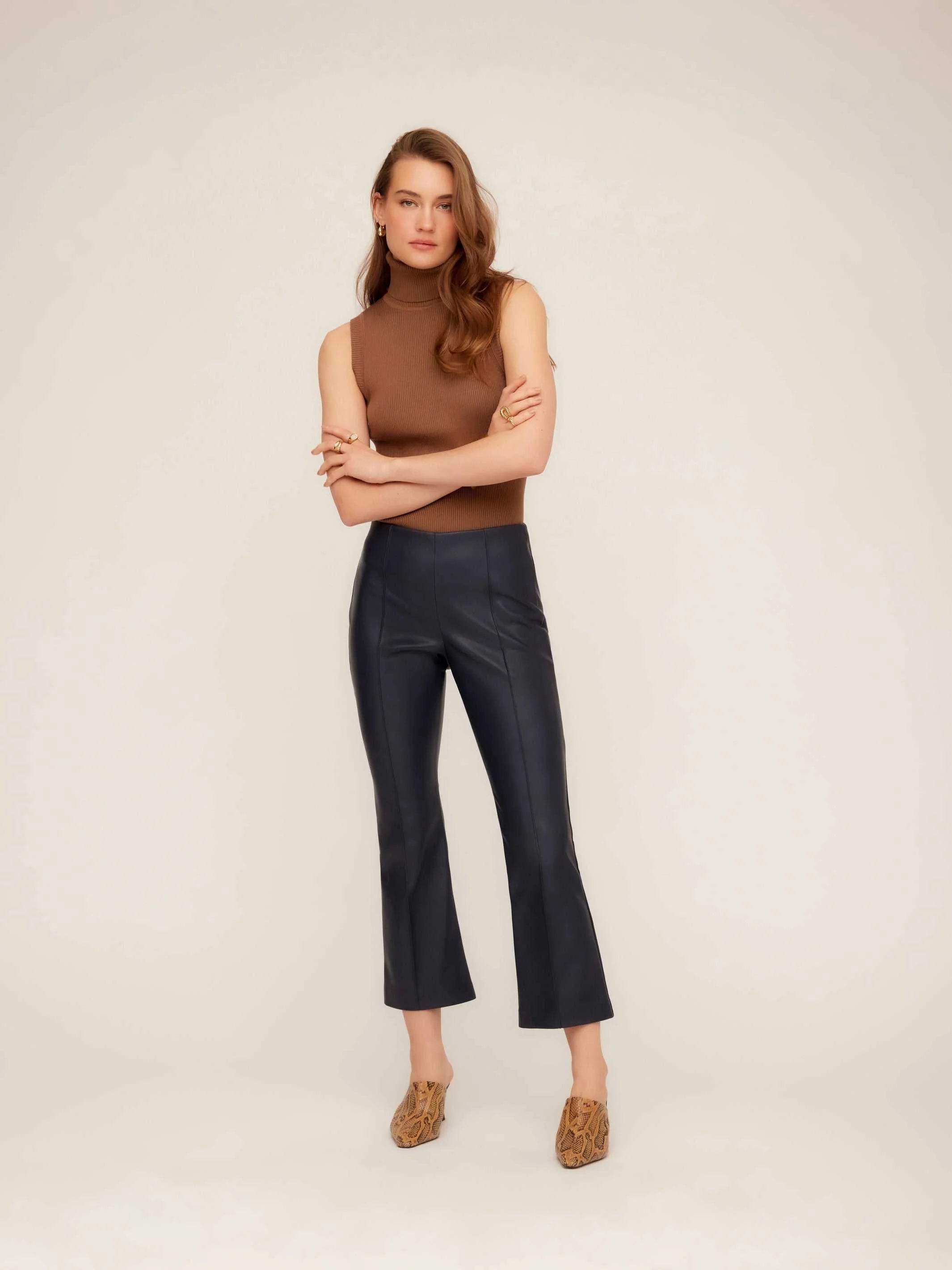 SIGOURNEY PINTUCK PANTS