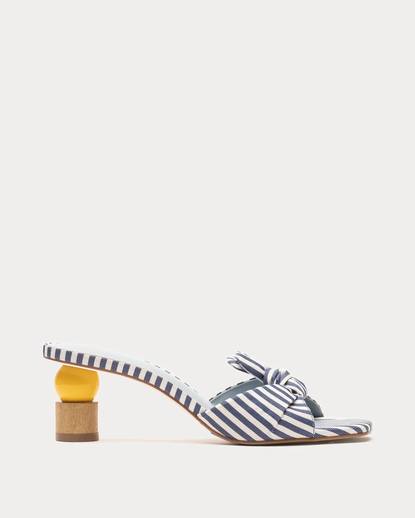 AMANDA HEEL
