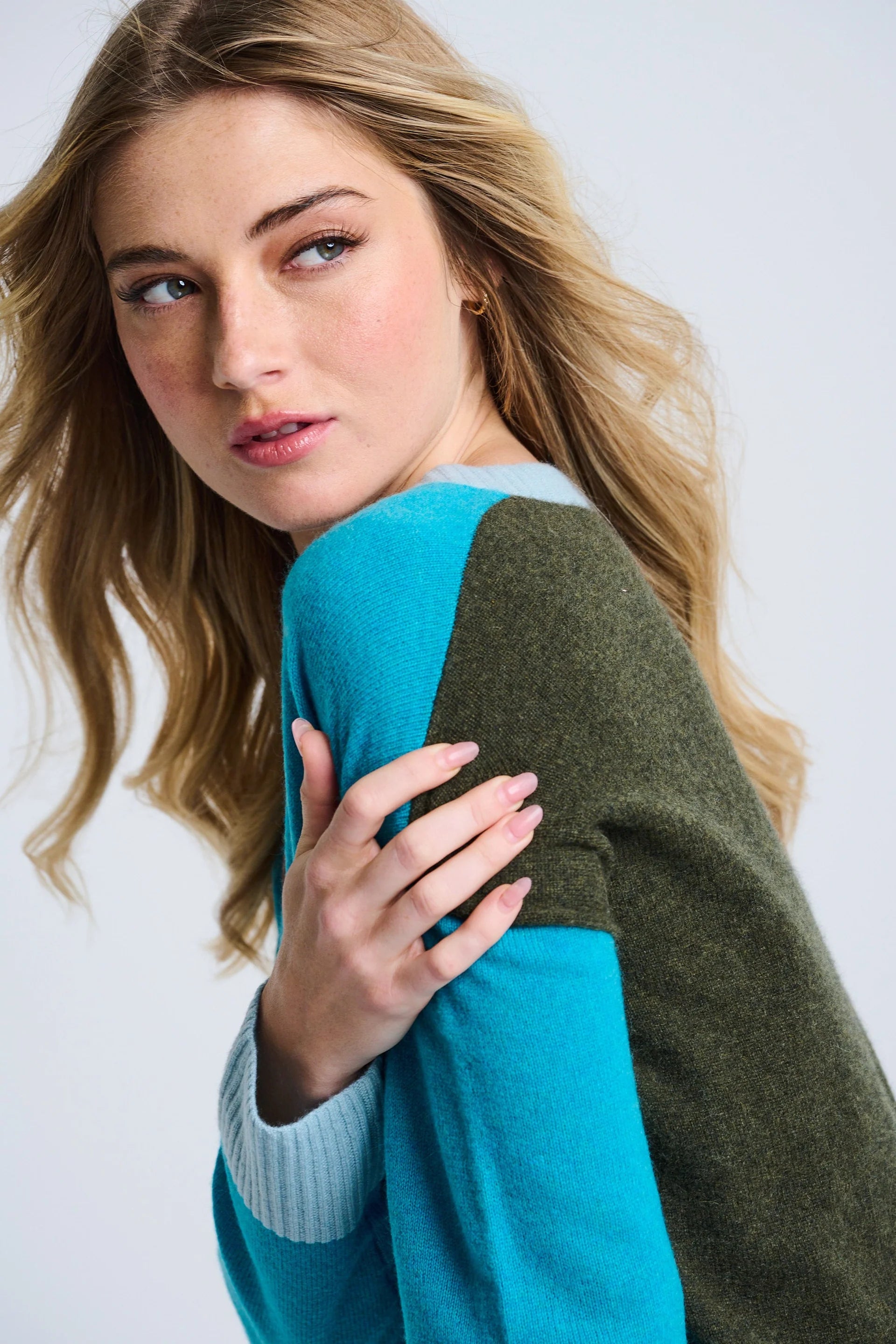 COLOR WHEEL SWEATER