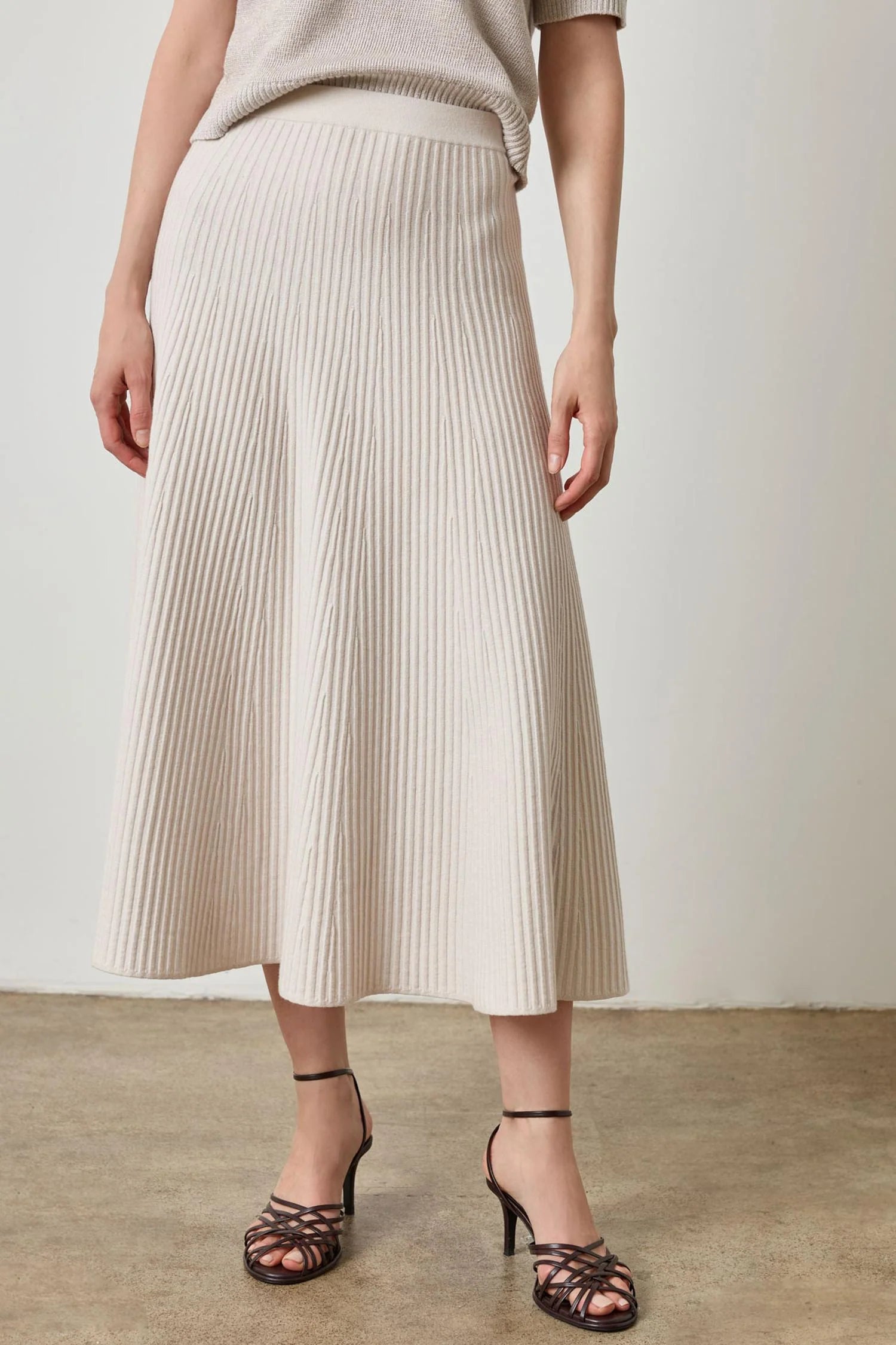 FLARED KNIT SKIRT