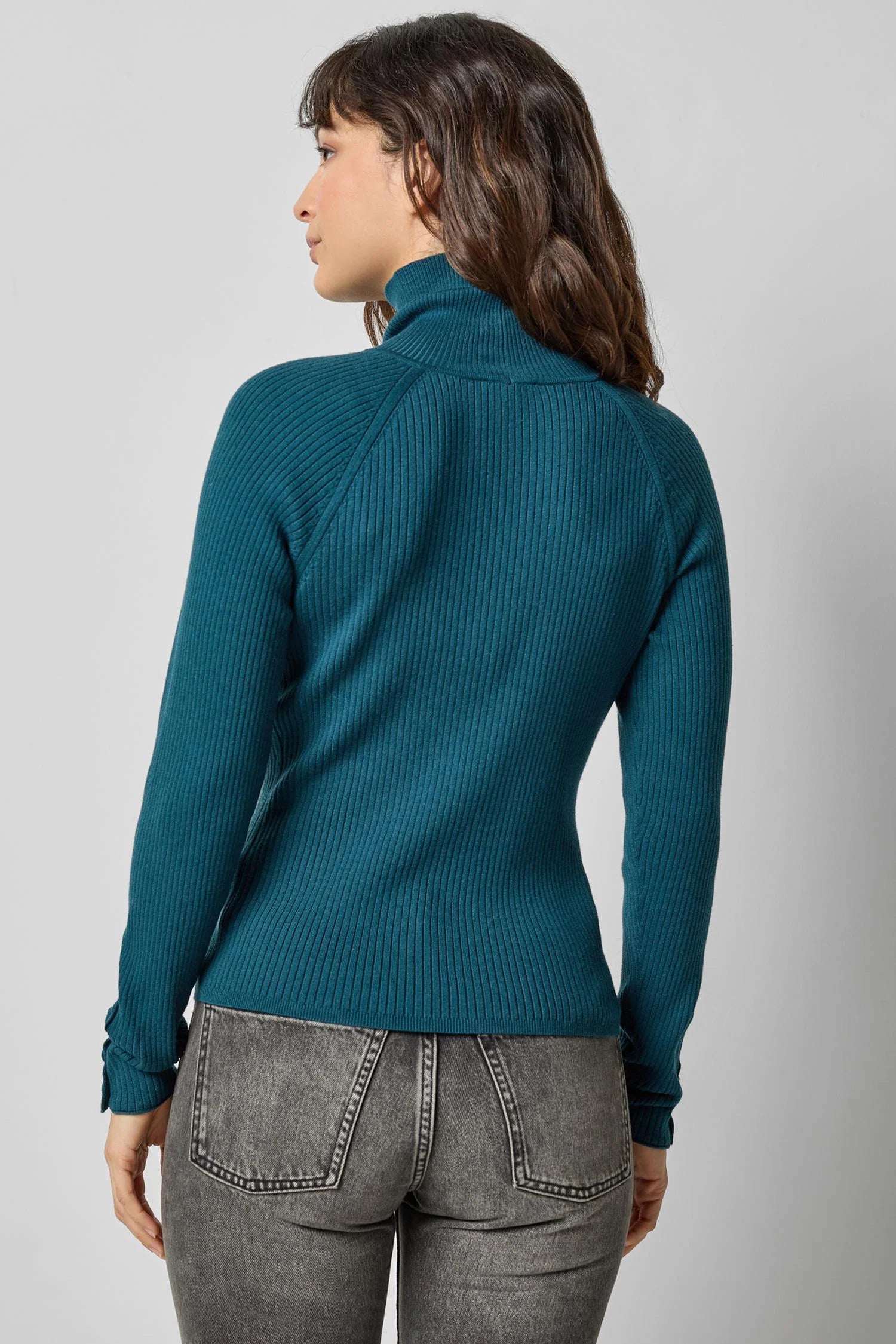 SLIM RIB TURTLENECK