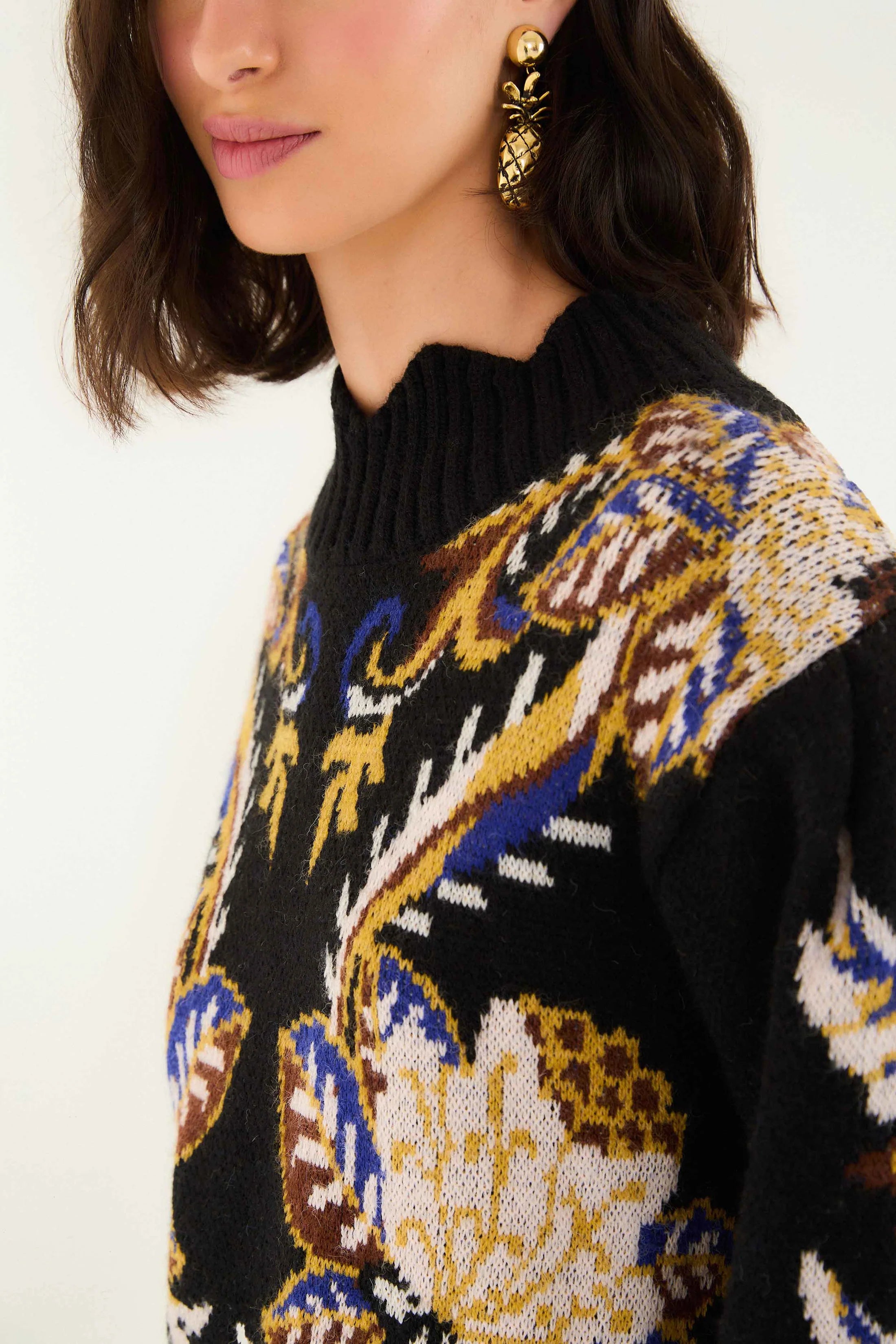 KNIT SWEATER